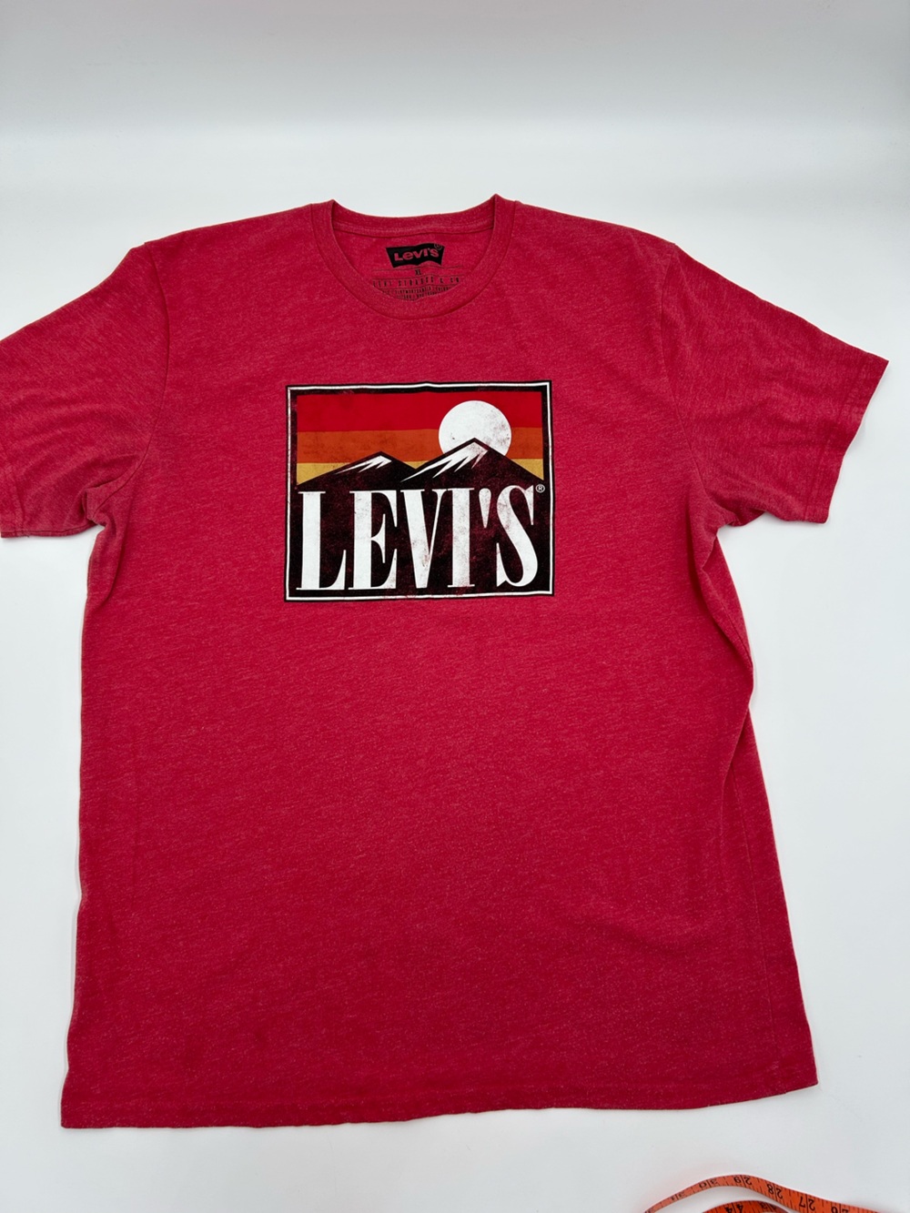 Levi's Red Graphic Mountain Logo Short Sleeve Tee XL